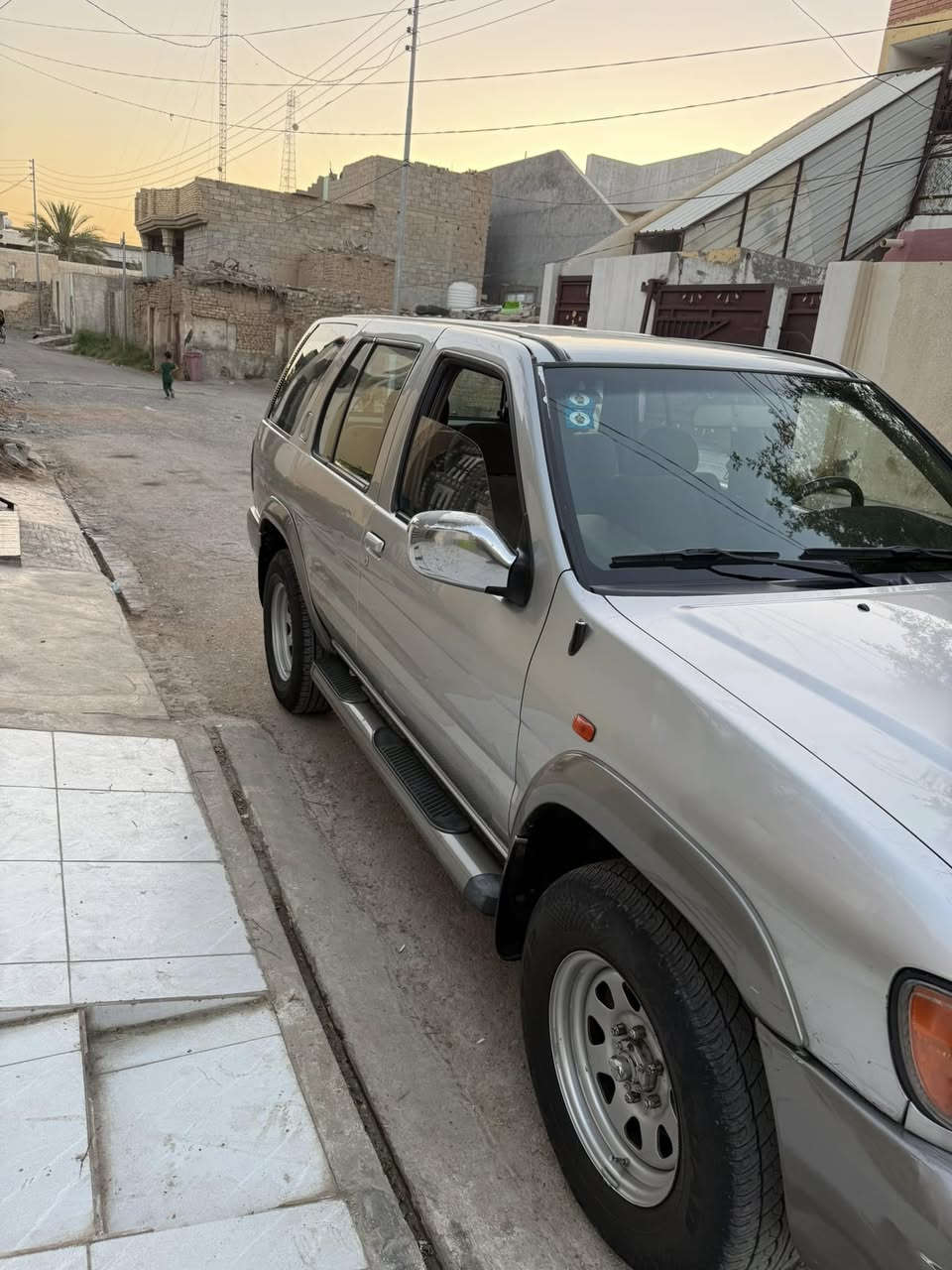 نيسان بافندر 2004
سيارة جديدة تبريد ثلج رقم وتحويل مباشر بيهة ماكان جدا قليل صبغ مال جناي سيارة 
للستفسار ***********
