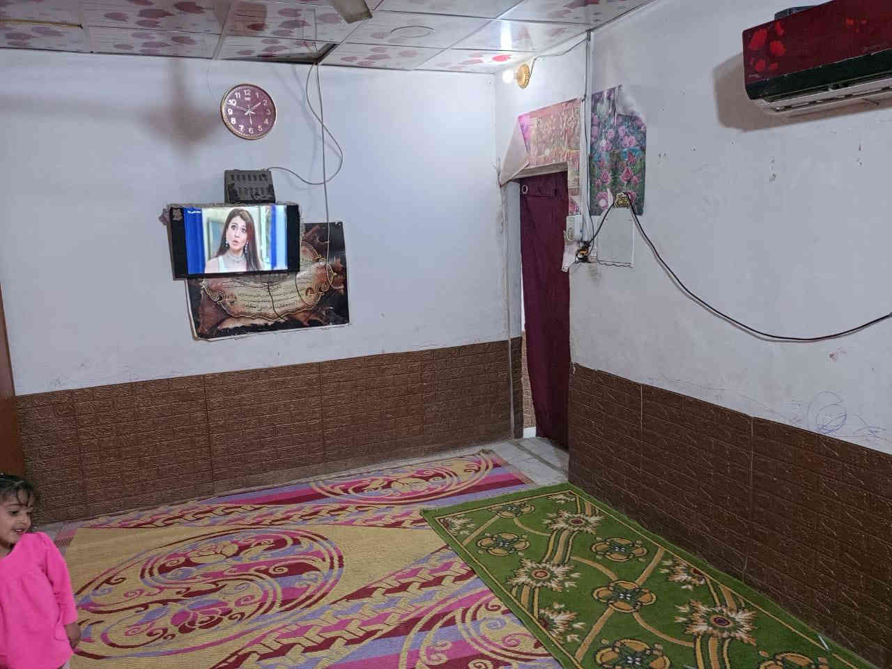 يا الله بيت للبيع 50م
 سعر 15 💲معه مجال 
بناء بلوك سقف عكاده 
خدمات كامله مدرسه قريبه كلش العنوان نجف الاشرف مقابل قرية الغدير الاولى شارع الصب عمود 276
للستفسار ***********
