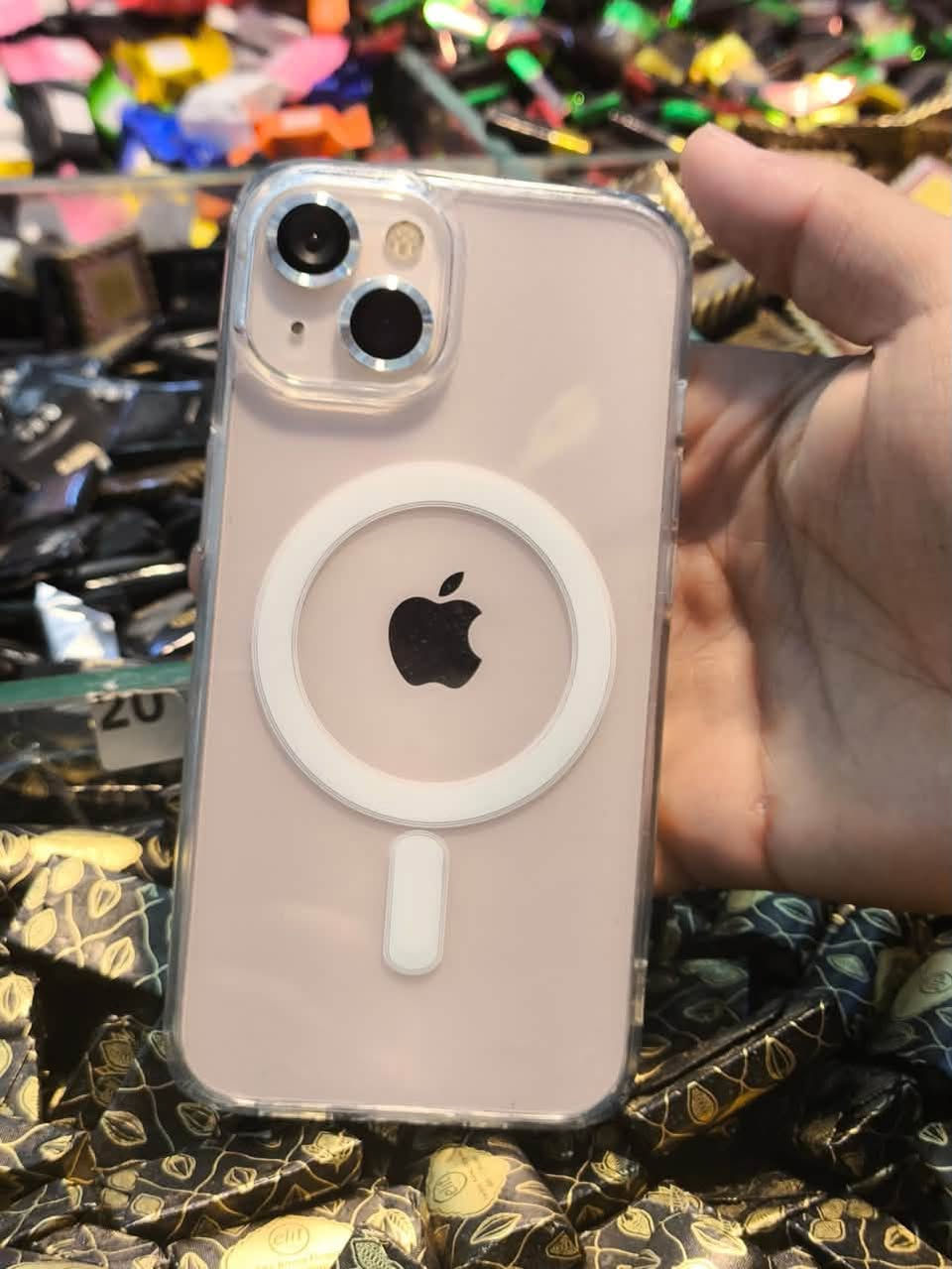 � للبيع – iPhone 13

* 🎨 اللون: وردي فاتح (Pink)
* 🔋 صحة البطارية: 70%
* ✅ البطارية مستبدلة (موجودة بسجل الخدمة).
* ✅ الجهاز نظيف جدًا ويعمل بكفاءة عالية.
* ✅ الشاشة، الكاميرات، السماعات، والـ Face ID كلها شغالة 100%.
* ✅ لا توجد أي مشاكل أو أعطال.
* 📦 الجهاز جاهز للفحص قبل الشراء.

💰 السعر: 400 ألف، وبيه مجال بسيط 
للتواصل رقم ***********  واتساب+ خاص مازنجر
