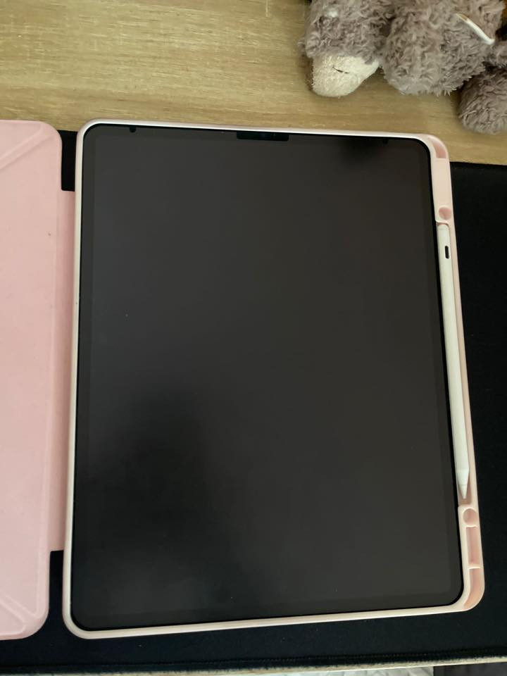 ايباد ابل برو معالج m2 وذاكرته ٢٥٦ والحجم مال الشاشه ١٣ انج 875سعر و الاستفسار اكثر  ع الرقم ***********
