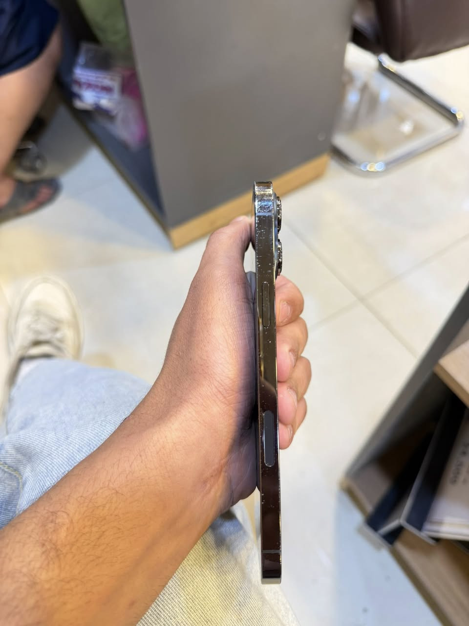 ايفون 13 برو ماكس 
للبيع الجهاز نضيف بس الضهر مكسور بدون تأثير
ب600 وبيه مجال
***********
مكاني الاسكان الصناعي
