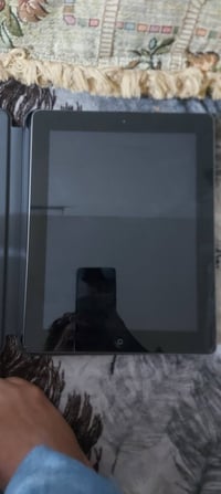 ايباد • ذاكرة ١٦ • يطفى اثناء اللعب