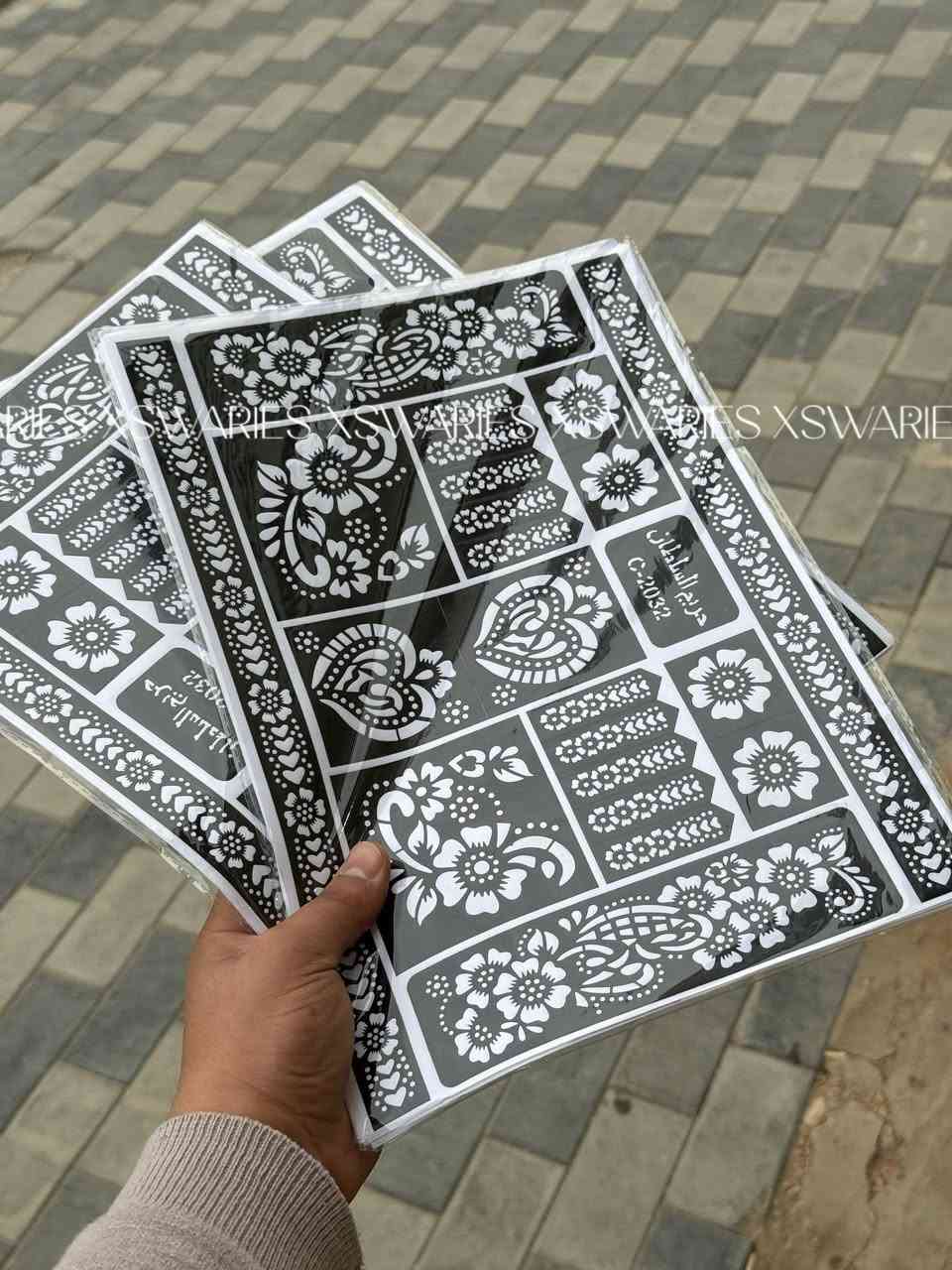 معجون حنا دالر الاصلي صناعة هنديه 😍
اللون البني لون الحنة الطبيعي
طبعات النقشات متوفره 
 تعطي نقوش الحناء باشكال جميلة و وشوم مميزة 
سعر عصارة الحنة الفين فقط
سعر كرت الطبعات الفين فقط 
متوفر في 
Shine On 🔮 حيثُ للتألقِ عنوان 

 🌸 بوتيك شاين اون للاكسسوارات والعطور النسائية والرجالية 

اكسسوارات "نسائية ، رجالية " _ عطور _ ميك اب  _ حقائب - هدايا
المتجر مفتوح على مدار ٢٤ ساعة 

خدمة حجز الطلبات متوفرة طول اليوم وعلى مدار 24 ساعة

يتوفر خدمة تغليف الهدايا واختيار الهدية حسب الطلب ❤🌹🌺 

💥للحجز والاستفسار مراسلة الصفحة 📥
او الاتصال واتس اب
***********
—————————————-
💥توصيل لكافة انحاء العراق 🏎
داخل خانقين 2000 دينار
داخل ديالى 3000 دينار 
المحافظات 5000 دينار
Khanaqin , Diyala , Iraq 📍
.
.
.
.
#اكسبلور #reels #محل #خانقين #shine_on  حيثُ_للتألقِ_عنوان بوتيك_شاين_اون  مستلزمات_نسائية كوزمتك عطور ملابس اكسسوارات حقائب ترند العراق خانقين بوتيك هدايا
