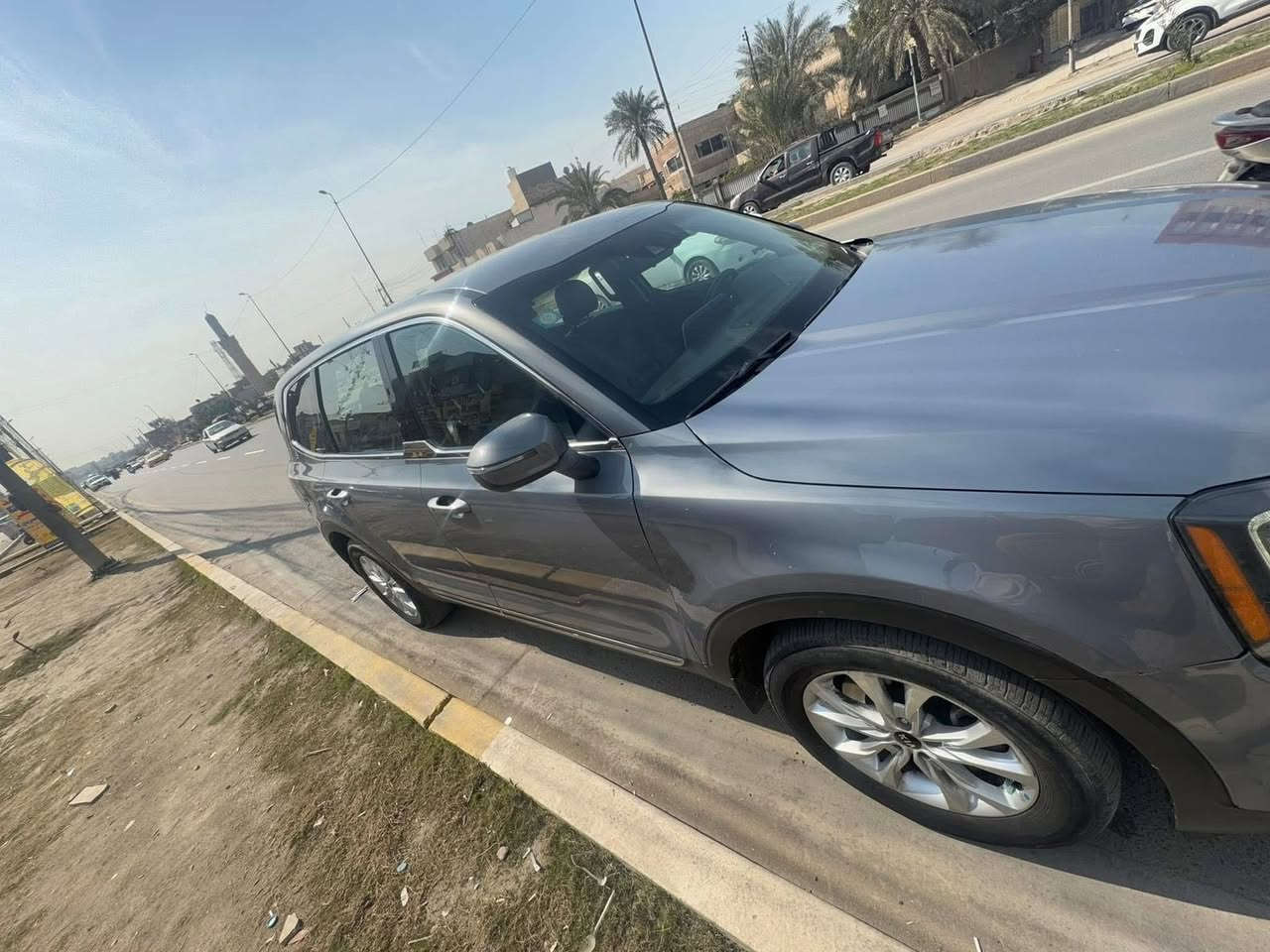 سلام عليكم
تيلورايد موديل 2020 وراد أمريكي السيارة حادثها بنيد وجاملغ صفحة السايق وبارد بالجاملغ الثاني قليل السيارة كاملة للاخير كير محرك حدادية مملعوب بيهن السيارة ماشية 57 الف ( كيلو) 
المواصفات:- LX 6V
بصمة 
كشنات ٧ راكب جلد 
ثلاث قطع تبريد 
فورويل 
سايد أبريك دكمة 
حساسات امامي خلفي
رادرات 360 درجة 
كامرة مانع صدمة 
اوتوهولد 
خمس وضعيات قيادة 
تحديد مسار 
مانع تزحلق 
صعود منحدرات 
رادارات بالمري 
شاشة لمس كبيرة
ترحيب بصمة بالبيبان 
لايت زنون بلادي 
ويل كروم عالي 
اشاير بالمري 
مكينة ٦ سلندر ٣٨٠٠
السيارة جديدة مكانها بغداد 
السعر ٢٣٠ ورقة 
للاتصال ***********
