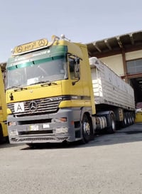 شاحنة ٢٠٠١ • محرك V8 • ٤ محاور