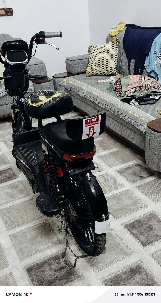 سلام عليكم متوفر بايسكل شحن 🔋⚡
حجم 20 ما بي بطاريات 🔋 البايسكل كامل ما ناقصه أي شي 
بابل ناحيه النيل إلا ستفسار على رقم ***********
