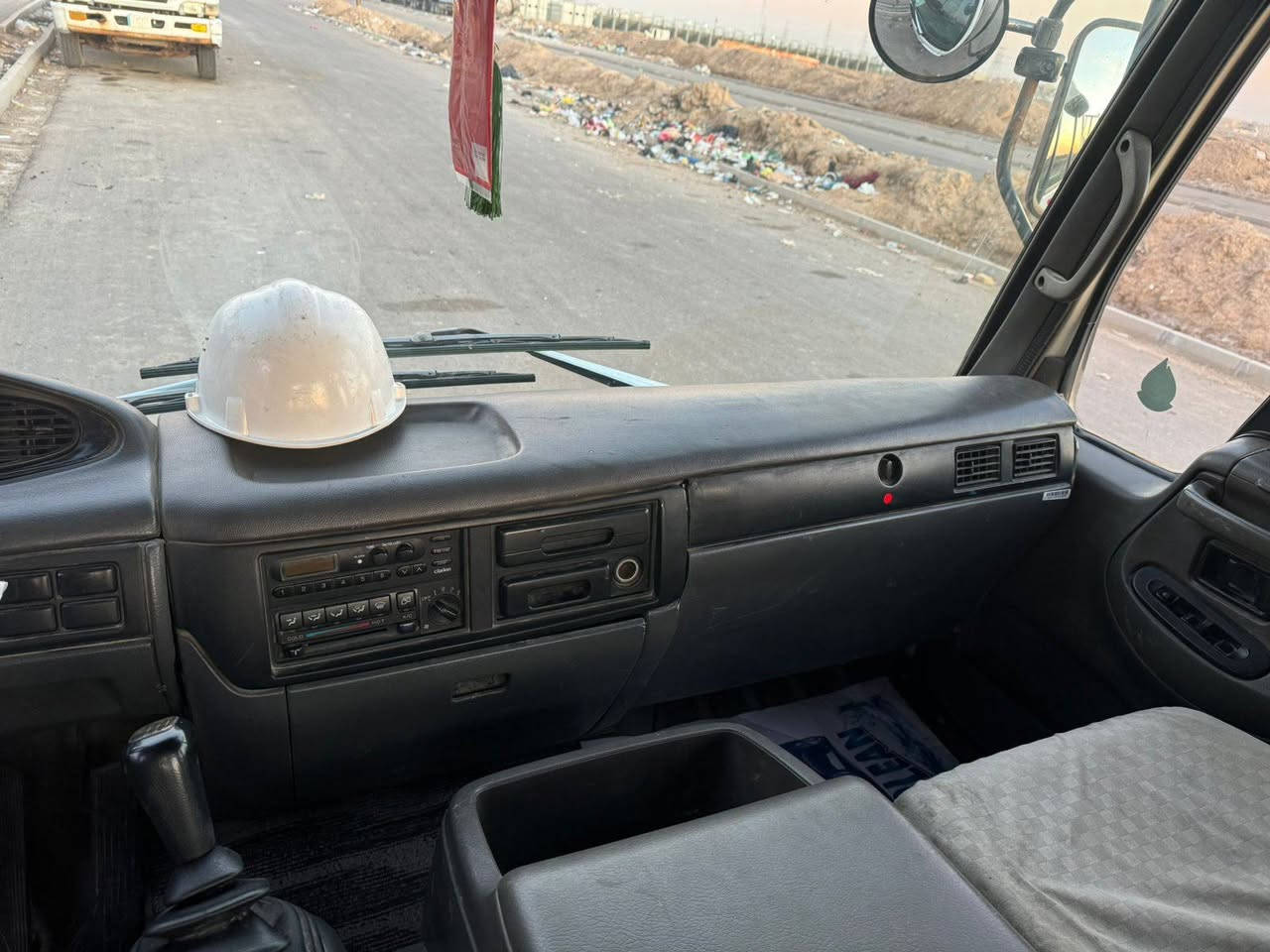 نيسان موديل ٩٣ مكفول كفالة عامة مكينة حاوية كرين مكفول شاصي كفالة سنوية جديدة بأسمي السعر ١٦٠ الاتصال على الرقم ***********
