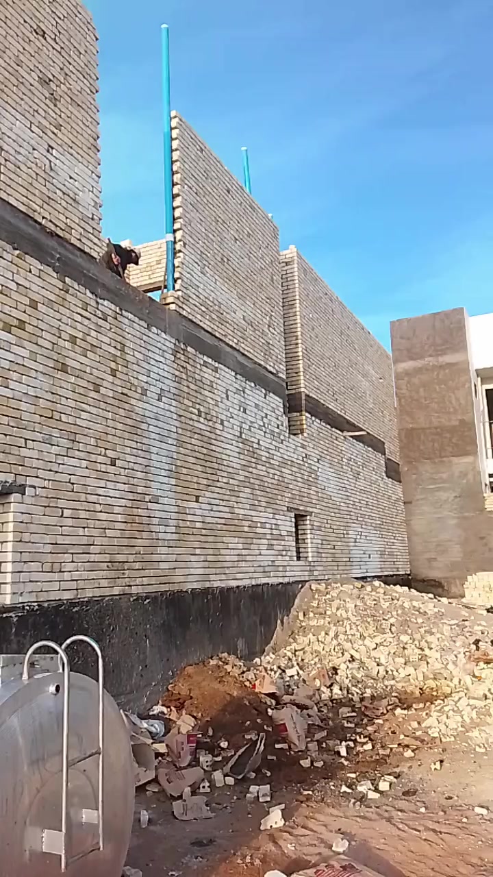 السلام عليكم كادر خلفتين بناء طابوك بلوك من الرمادي الي حاب يتصل ع الرقم ***********
