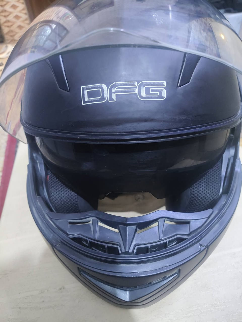 السلام عليكم خوذه جديده ما مستعمله غير مرتين سعرها بل سوك 45الف مصالها كم يوم من مشتريها للبيع مستعجل 25الف (***********) رجاءً بدون عمله لن متسوه (مكاني الامين الثانيه النواب)
