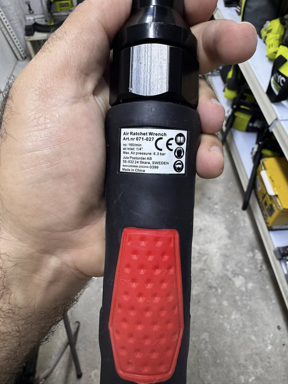 سلام عليكم اخوان 
مسدس لقمه هواء اصلي 6.3 بار 
راجز براند ميك تولز اصلي 6.3 بار 
توصيل متوفر 
***********
