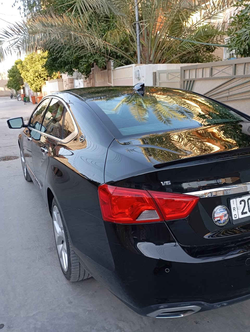 للبيع انباله موديل 18 ابريميره فول مواصفات عدا الفتحه الحادث والسونار مرفق ويه المنشور بدون دواخل  ترقيم جديد هزه جديده بسمي السياره نضيفه وجاهز من كلشي واحله من الصور مكانه ديالى بعقوبة سعر 113 هاتف ***********
