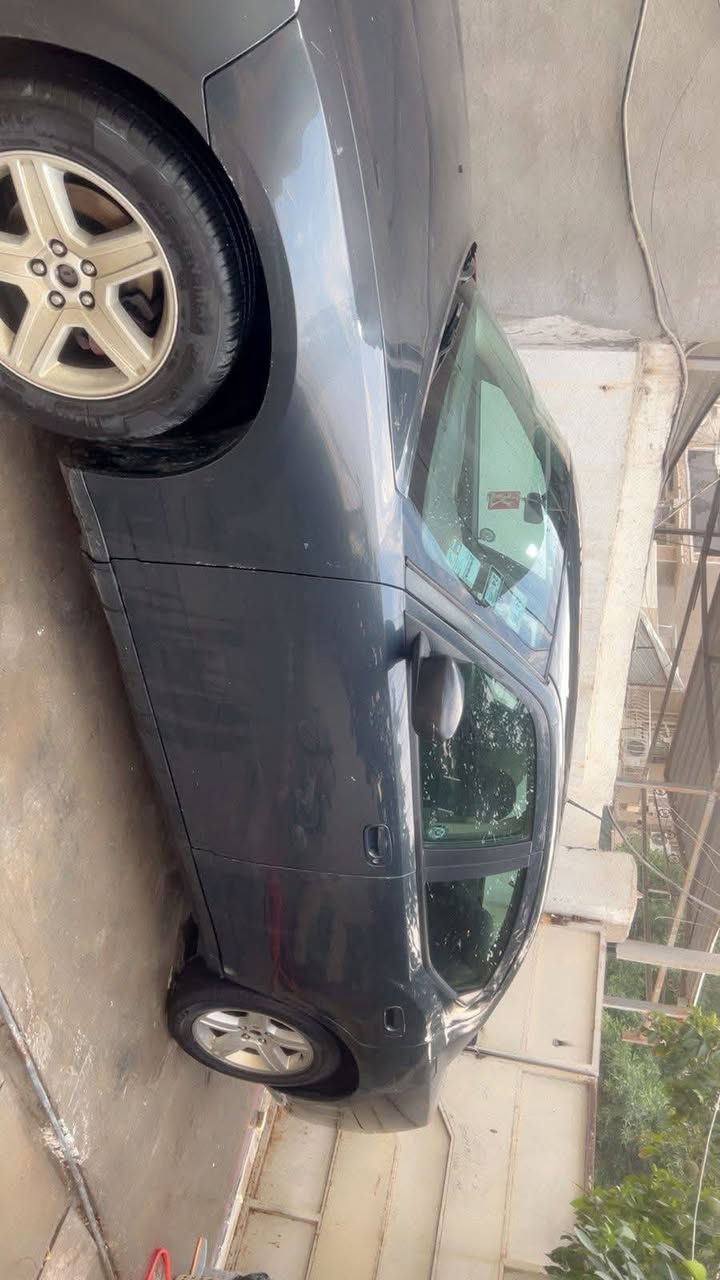 سلام عليكم ورحمة الله وبركاته جارجر 2010 أدوات متوم رقم أربيل كصه قمارة سياره حداديه نضيفه تبريد شغال سياره ممتعوبه السعر 38 وبيه مجال المكان بغداد ممتواجد على الفيس  رقم الهاتف ***********
