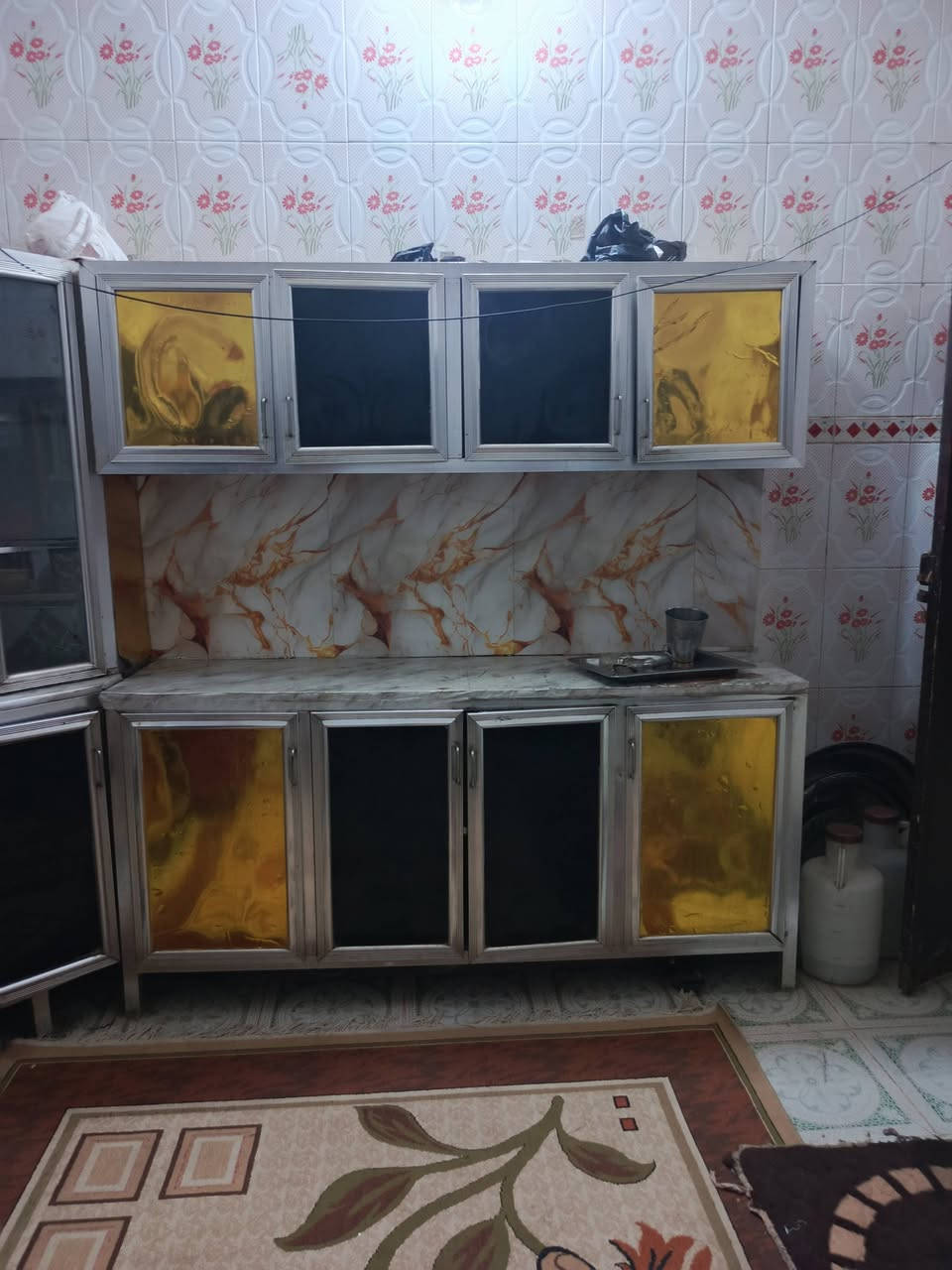 كاونتر مستخدم بعده نضيف سعره 300. بي مجال .. 0771 870 3285
