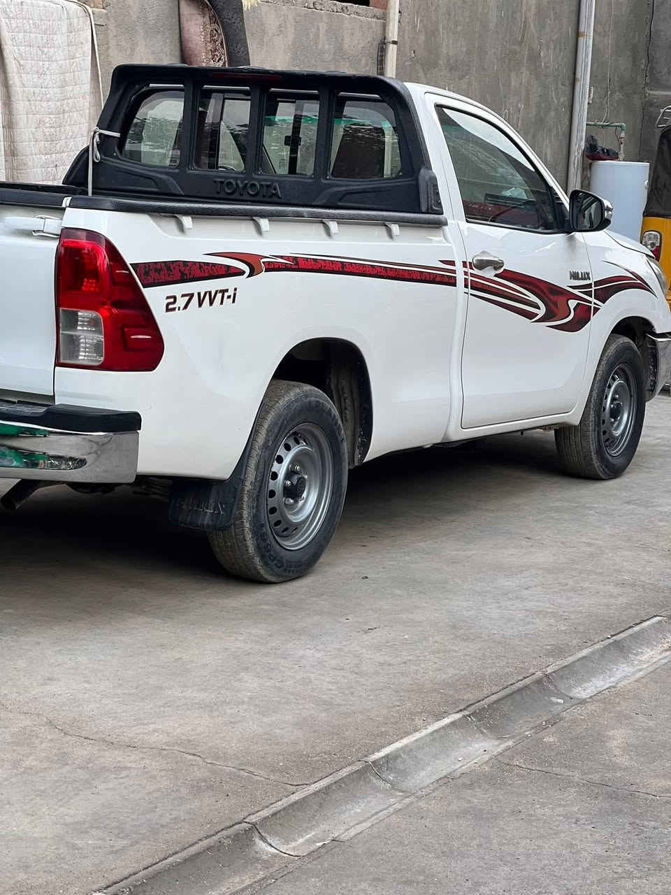 ‏سلام عليكم سيارة للبيع فلاونزه ￼ تك￼ قمارة مكفولة كفالة عامة من محرك كير ￼ شاصي تخم تاير تدفئه تبريد ￼ سيارة مشروع وطني رقم بصره موديل 2016￼￼ رقم الهاتف (￼ 4 0772582000￼)
