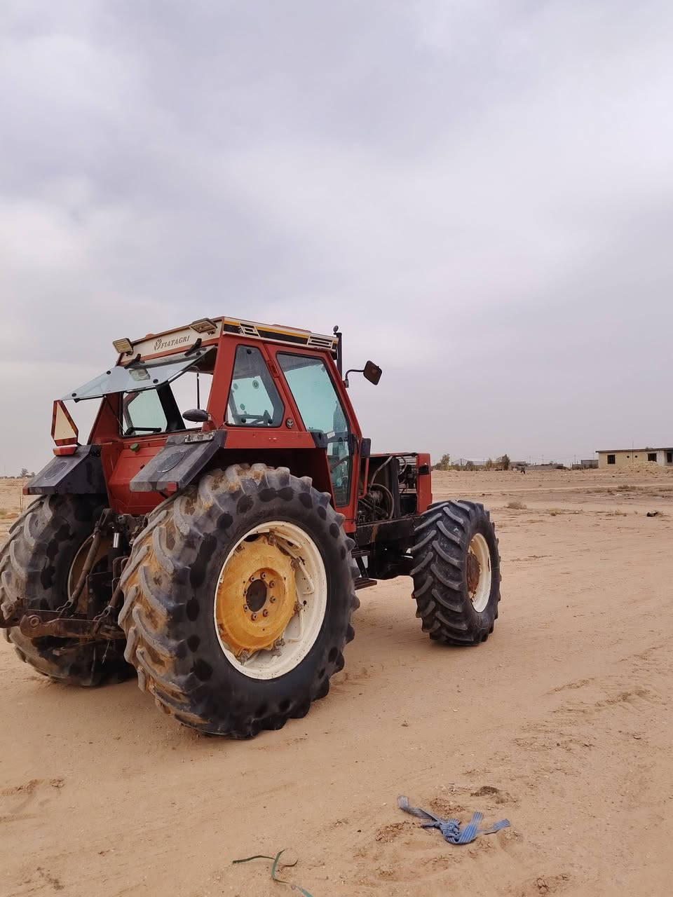 مكينه للبيع حجم 140 موديل 80
***********

***********
