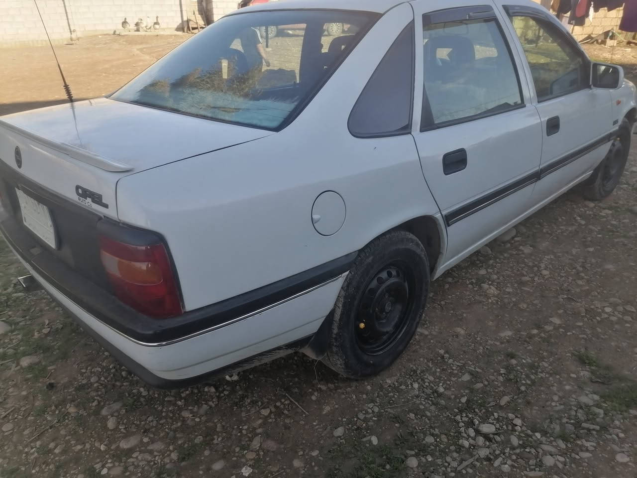 سلام عليكم اوبل فكتر 16 كوبون بنزين شرط التحويل قفل مركزي جمات  كهراب محرك شرط صبغ مابيها طخم توير سعر 55 ***********
