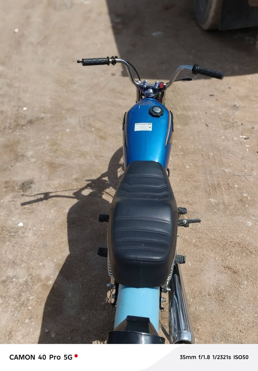 السلام عليكم دراجه للبيع 26 عمرناه قبل العيد بيوم اوراق مقفوله كفاله عامه اريد تفاصيل خابرني على الخط 900 وبيها مجاشي بسيط***********
