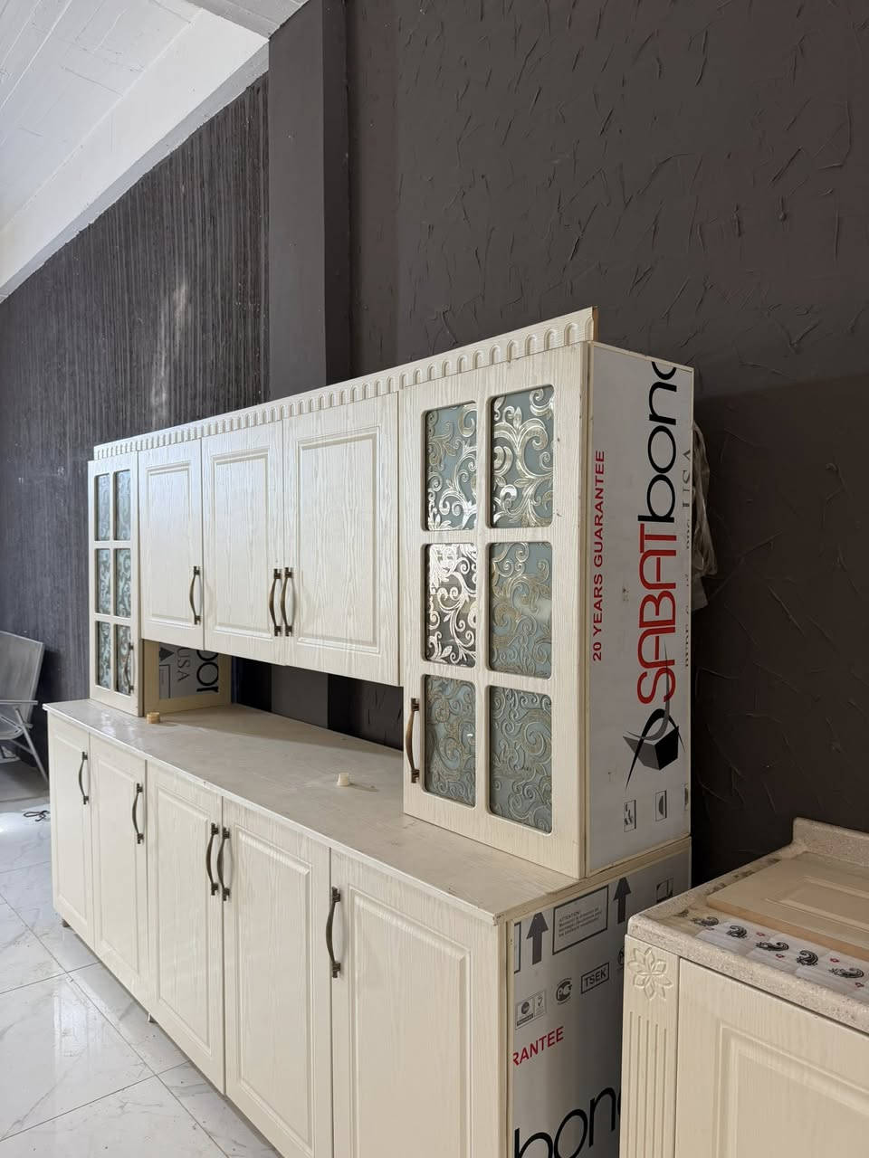 للبيع كاونتر المنيوم ابوابه صاج خشب والسينك مرمر اصلي السعر 500 الف وبي مجال الطول الكاونتر مترين ونص والسينك متر ونص ❤️


**إذا كنت صاحب هذا الإعلان وتريد حذفه لأي سبب، رجاءا أرسل رسالة إلى الدعم الفني**