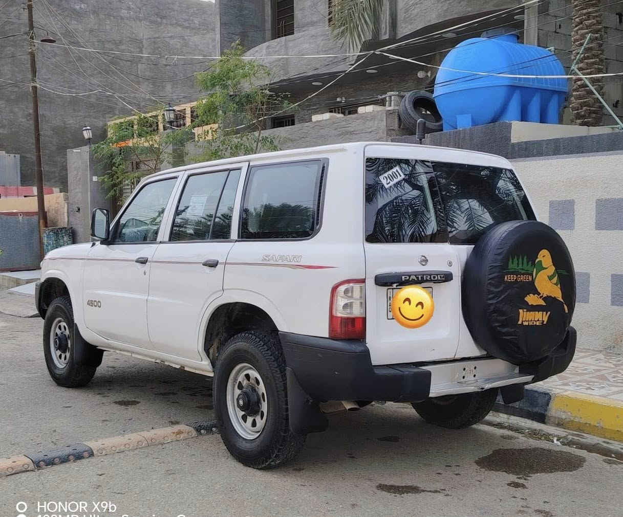 السلام عليكم 
للبيع سيارة نيسان باترول 2001 رقم نجف الماني، محرك بانزين 4200 نظيف، كير ولوكير دفع رباعي شغال نظيف، تخم تاير جديد قبل أسبوع شادة، جام كهربائي شغال، كهربائيات شغالة. 

السيارة نظيفة وكاملة مال جناي .. السعر 85 ورقة …
ملاحظة؛ للبيع فقط بدون مراوس
الشراي يتصل ***********
العنوان/ ديالى - بلدروز
