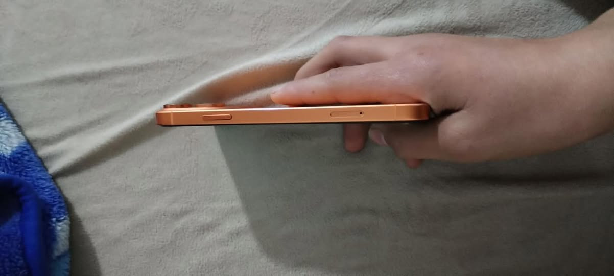 سلام عليكم جهاز للبيع ايفون  xrمحور ايفون 17برو مبدل بطاريه قبل يومين عل شرط شاشه بلادي فيس ايدي مايشتغل 
موبايل كلشي شغال كلشي كامرات سيمكارت فلاش اي عيب مابي تحوير كلش حلوو 
للبيع او مراوس شعندك نزل 
سعر ١٦٠وبي مجال 
مكاني كركوك القادسيه ٢شارع ابو وليد 
رقمي /***********
