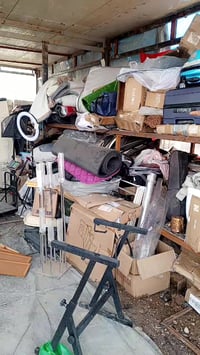 مخزن كامل للبيع 07721446310