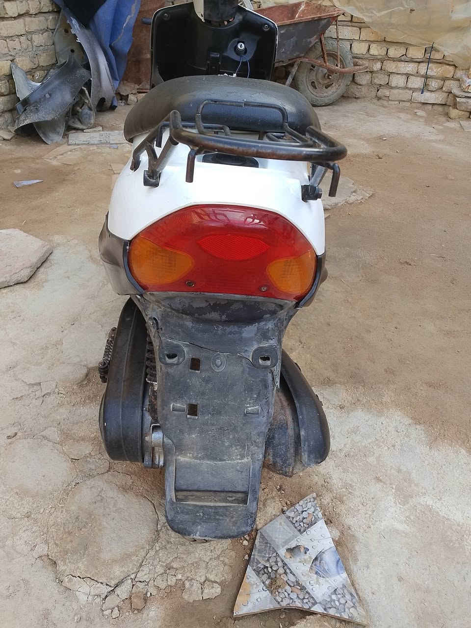 السلام عليكم دراجه بيجي دراجه كامله كهربائيات كلها شغاله صار لي اقل الشهر من مجفت بوشو وباستم ب 50
الدراجه عوزها بس جوزه سعر225 وبيع مجال  ***********
