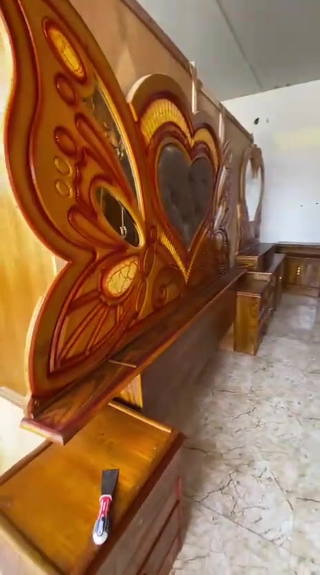 السلام وعليكم غرفه للبيع ملحق مكان بغداد استفسار *********** السعر ٥٠٠ وبيها مجال
