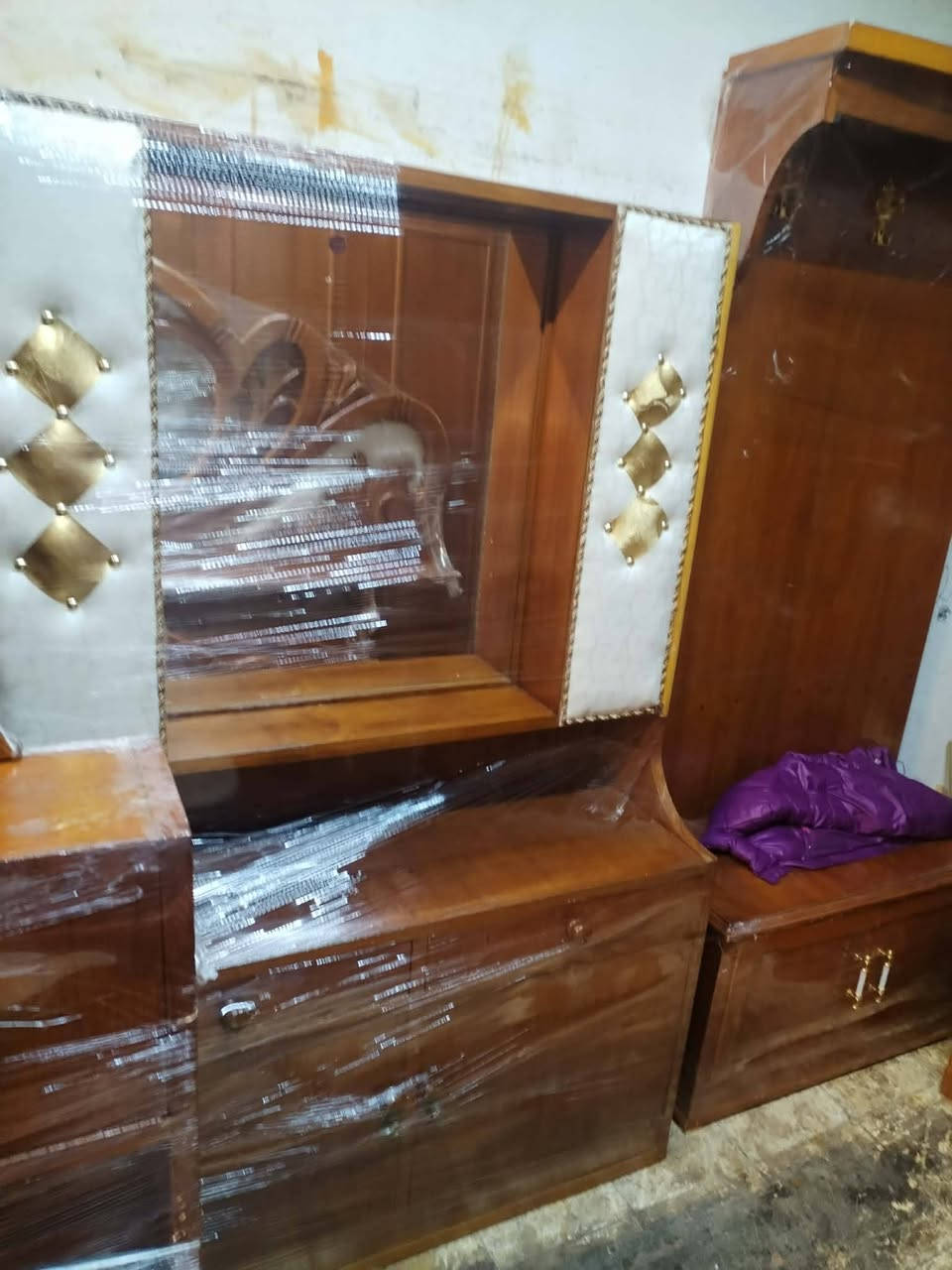 غرفه نوم نضيفه حيل خشب ثقيل السعر 350
الغنوان موصل شراي راسل خاص


**إذا كنت صاحب هذا الإعلان وتريد حذفه لأي سبب، رجاءا أرسل رسالة إلى الدعم الفني**