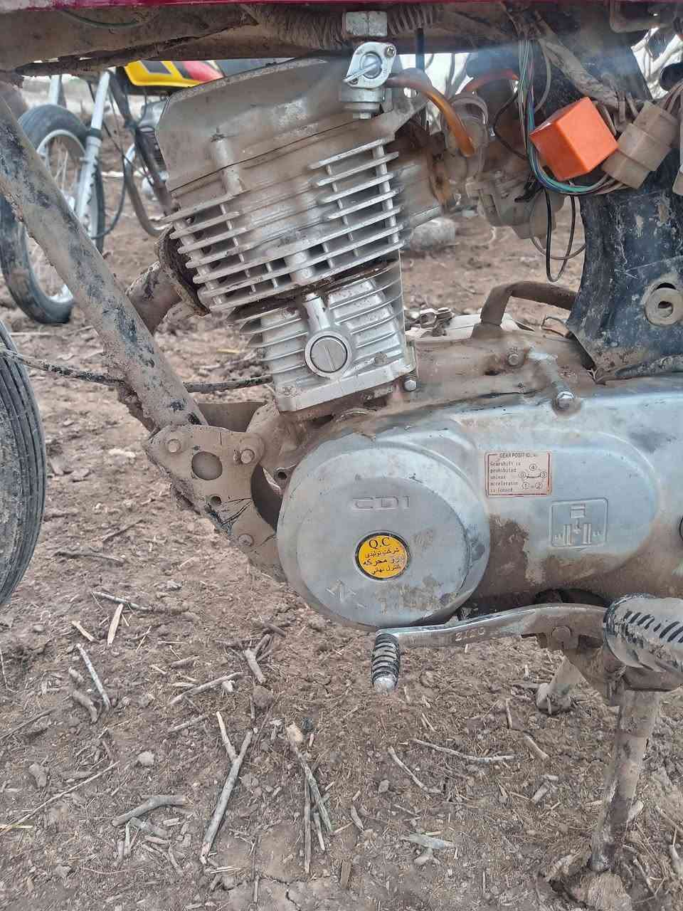 دراجه للبيع الموديل ١٩ كلك مكفولة من السرقه المكان الكوت متواجد خاص ٢٠٠ و بيه مجال ***********
