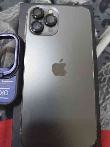 سلام عليكم ايفون 12برو ماكس
ذاكره 256 وبطاريه 80جهاز مكفول علفحص 
عنوان بغداد الحريه الرقم ***********
