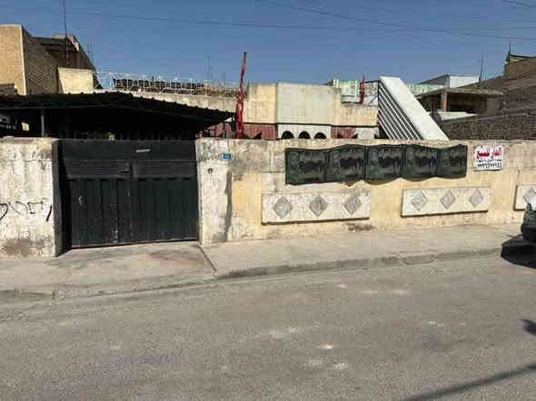 دار البيع
المساحه ٣٨٢ 
الواجهه ١٥
النزال ٢٦.٥
الموقع الكماليه شارع الجامع 
قرب صيدليه هلال الخير 
*********** 
المتر. مليون وخمسين  ألف دينار 
بي مجال
