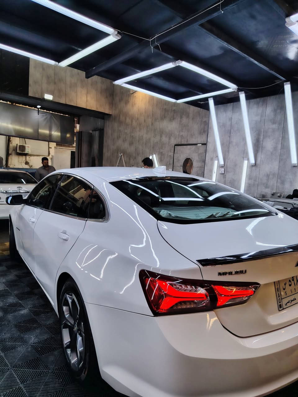 سلام عليكم شباب عندي شوفرليت ماليبو موديل ٢٠٢٢ ماشيه ٤٥ الف ميل رقم بغداد معوقين عندي وكاله والمعوق موجود بعد سنه وصير حره حادثه جاملغ امامي جهه السايق وبنيد والجاملغ الخلفي جهه السايق مواصفات LT موضحه بالصور السعر ١٠٥ ورقه يعني شده وخمس ورقات قفل وماكو هيج نظافه وهيج سعر وجاهزه من كلشي مابيه اي نقص كير محرك تبريد تخم تايرات جدد نضيفه من داخل وخارج الحمدلله كله ع ايدي ودهن اصلي وبانزين محسن التواصل على الرقم *********** واتساب
