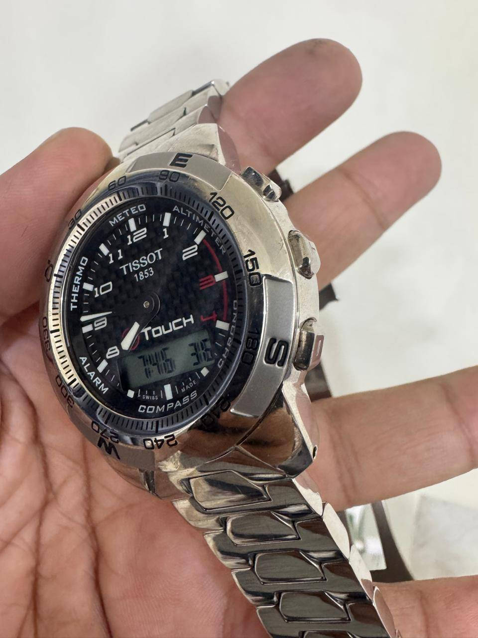 تيسوت سويسري اصلي
مستخدم نظافه ٩٥% 
زجاج زفير - تيتانيوم بالكامل مطلي بلاديوم 
ضغط حراره ارتفاع بوصله - رنك دوار 
منبه وتوقيتات - القطر ٤٣ ملم - مينا مميزه ومرغوبه 
السعر ٣٧٠ الف 
متوفر توصيل ومكاني بغداد


**إذا كنت صاحب هذا الإعلان وتريد حذفه لأي سبب، رجاءا أرسل رسالة إلى الدعم الفني**