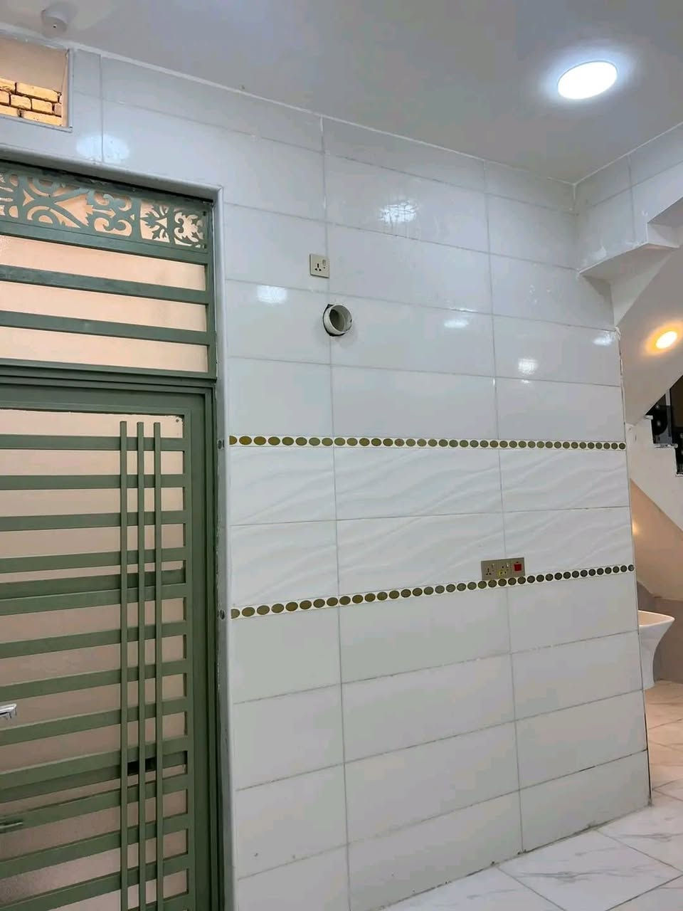 دا🏡ر(مشتملان) للــــــــــبيــع ) 
المساحه 100 متر( 5×20)
«العنوان» الشيشان مقابل الصحفيين قرب سايدين الموضفين 
~"يتكون"~ الدار من 🌹طرمه🔑 استقبال 🔑ممر 🔑مطبخ🔑 صاله 🔑غرفه نوم 🔑🧲
للاستفسار الاتصال على ☎️ ***********
