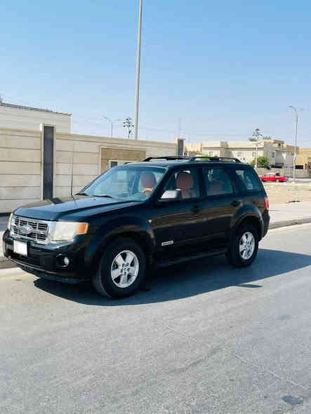 فورد إسكيب 2008 محرك 2400 4 سلندر تحكم ستيرن وسلايت دروب باتري جديد وزوج تايرات امامي جدد
الرقم ***********
