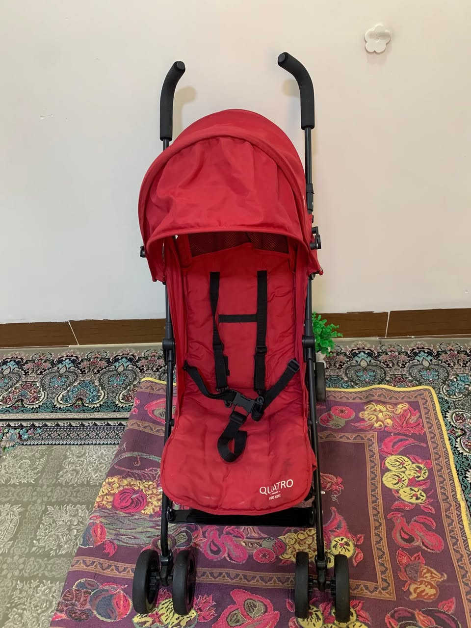 عارەبانەی مناڵان ئەوروپیە ، زۆر تازەیە زۆر تۆکمەیە لێخوڕینی زۆر سوکو خۆشە ، قایشی بەستەوەی چوارلای هەیە ، کورسیەکەی پاڵ ئەخرێ بۆخەوتن ، لە بچوکیەوە بۆی ئەبێ تا 4 ساڵی 
بچوک ئەکرێتەوە بۆناو سەیارە و شوێن زۆر کەم دەگرێت 
ژێری پێوەیە بۆشت هەڵگرتن 
وەزنی قورس نیە و لێخوڕینی زۆر خۆشە
سعریشی زۆر گونجاوە  هەر کەس ویستی مەسج بکا لە خزمەتیام


**إذا كنت صاحب هذا الإعلان وتريد حذفه لأي سبب، رجاءا أرسل رسالة إلى الدعم الفني**