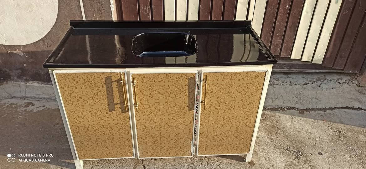 للبيع سنك متر و30 كرانيت شغل ثقيل نظافه 90% المكان موصل رشيدية السعر 90 بي مجال
الرقم***********
***********
