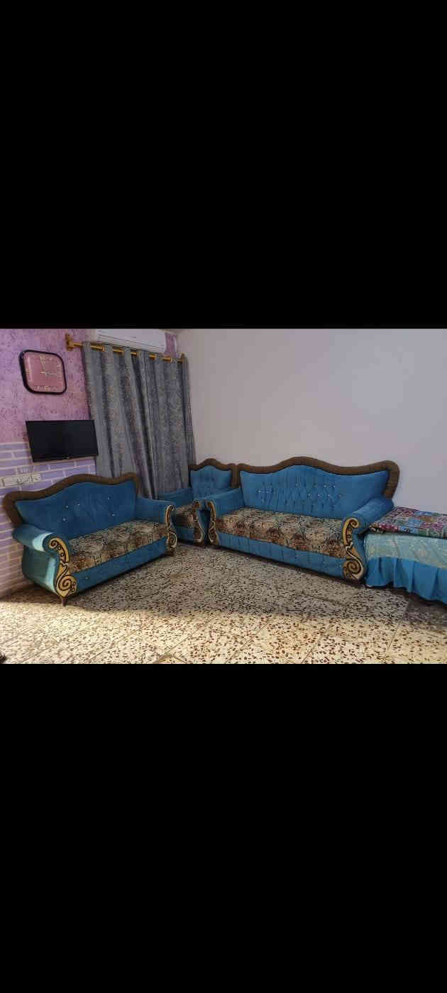 دار سكن للبيع مساحته ( 144 م ) واجه ( 12 م * 12 م )
طابقين بناء حديث  طابوق 🧱 
وكما مبين بالصور ومقاطع الفيديو
العنوان : بغداد- ابو غريب- خرنابات- قرب أسواق العبودين
السعر 165 مليون وبيه مجال 
للأستفسار أكثر يرجى الاتصال على الارقام التاليه: 
***********
***********
