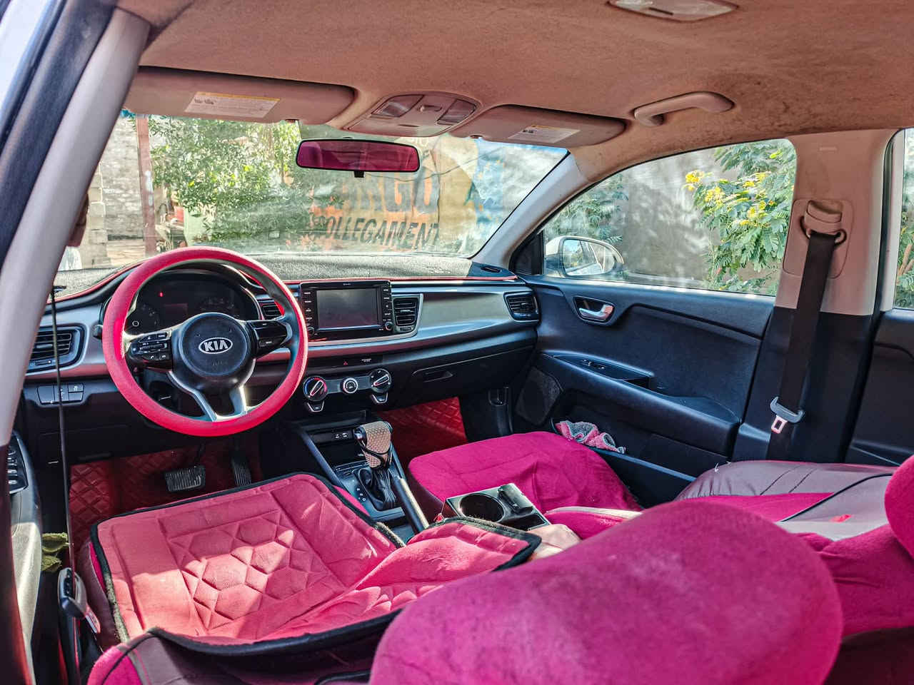 السلام عليكم
كيه ريو موديل 2020 وارد امريكي بيه 3 قطع 

كير ومحرك وشواصي مكفولات 

محرك 1600 دوش كير cvt8 نمر تبريد ثلج

مواصفات تحكم جه وحده شاشه وكامره ونضام سبورت ومانع انزلاق دوشمه جديده تخم تاير جديد 

رقم نحف بسمي مداور ثاني يوم السعر 105 وبيه مجال مكاني نجف ***********
