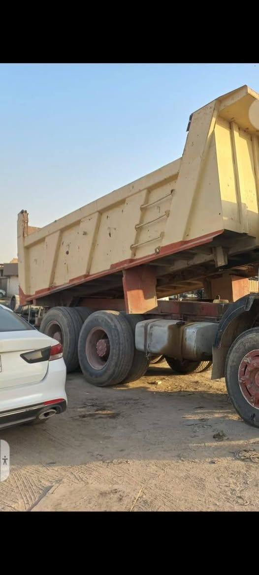 سلام عليكم للبيع بديات عدد 2 الابيض اطول 5 و60سانتيم وثاني طوله 5 وربع العنوان الفلوجه للستفسار اتصل على رقم ***********
