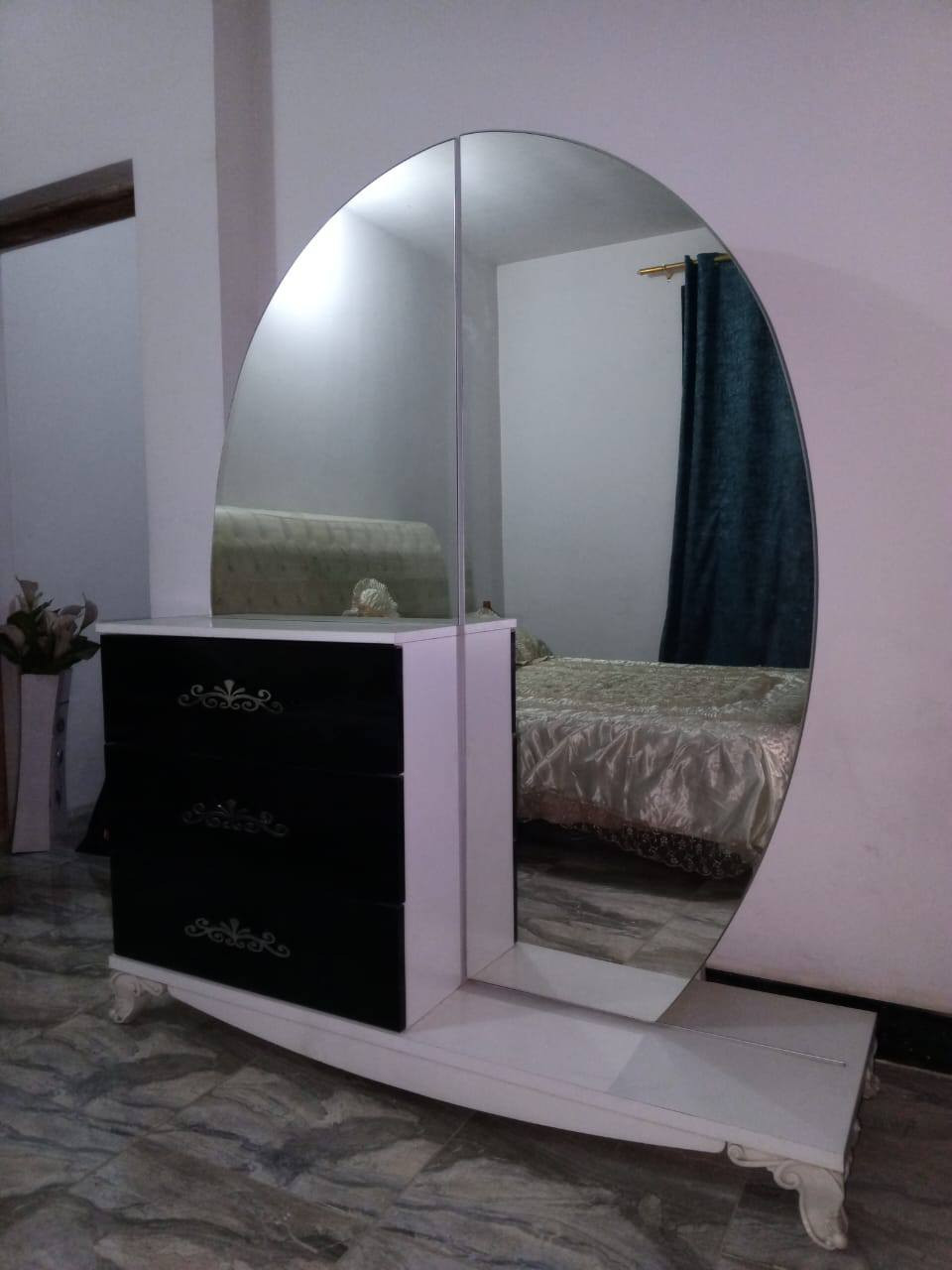 غرفه نوم تركيه قليل استعماله اصليه متانه و ضخامه بدون عيوب
7 قطع نظافه 99٪ للبيع بغداد السعر 750 الف 
الاتصال *********** واتساب
