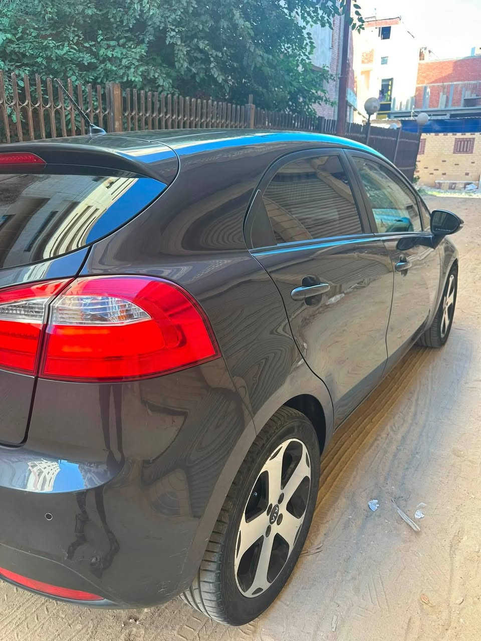 حلويات الزمن الجميل 
كيا ريو موديل 2015
فبريكا بالكامل من الاكصدام للاكصدام 
ما عدا باب ورفرف
130 الف كيلو 
اعلي فئه توب لاين 
بصمه 
فتحه
حساسات 
فاميه جانبي و خلفي 
Abs فرامل 
2 ايرباج
مثبت سرعه 
فوج لايت
كسوه جلد جديده للكراسي 
مش محتاجه مصروف جنيه 
للتواصل 
01002233546
01277807391
المعاينة التل الكبير بالاسماعيليه


**إذا كنت صاحب هذا الإعلان وتريد حذفه لأي سبب، رجاءا أرسل رسالة إلى الدعم الفني**