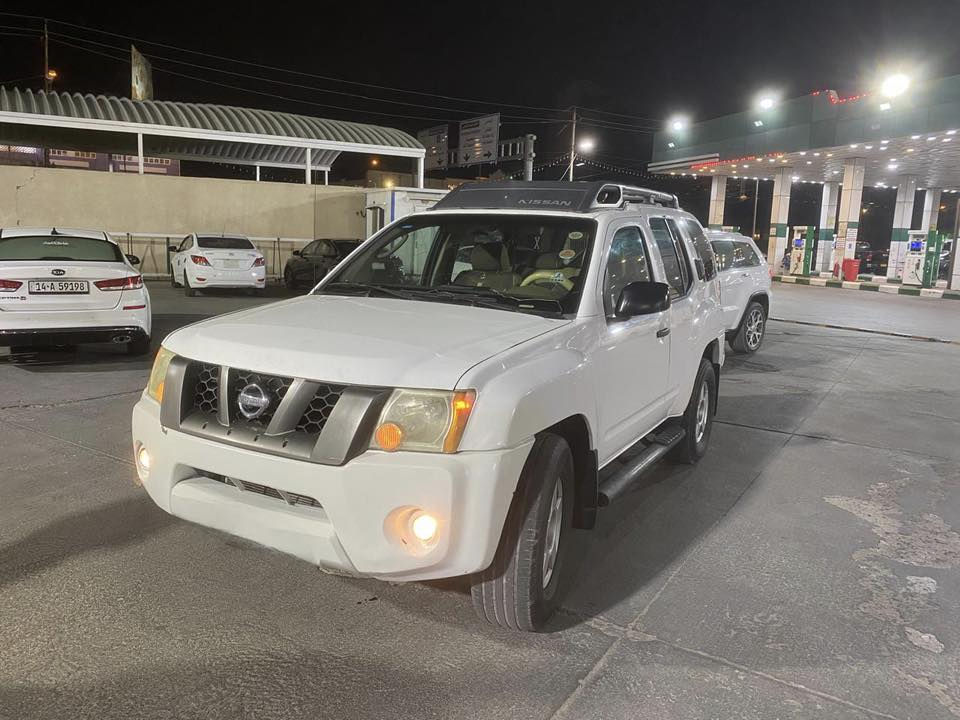 نيسان اكستيرا لون ابيض 
مكينة 6 سلندر  4000 . دفع رباعي فور ويل : 4x4 رقم بصرة انكليزي مكانها بصرة . 
السيارة نظيفة وشكل مرتب بيها تنقيص ماء الدبة احتمال تحتاج تبديل كازكيت (مخصوم من السعر ) بعد الاتفاق للاستفسار الاتصال على الرقم التالي : *********** 
ما متواجد على النت .
