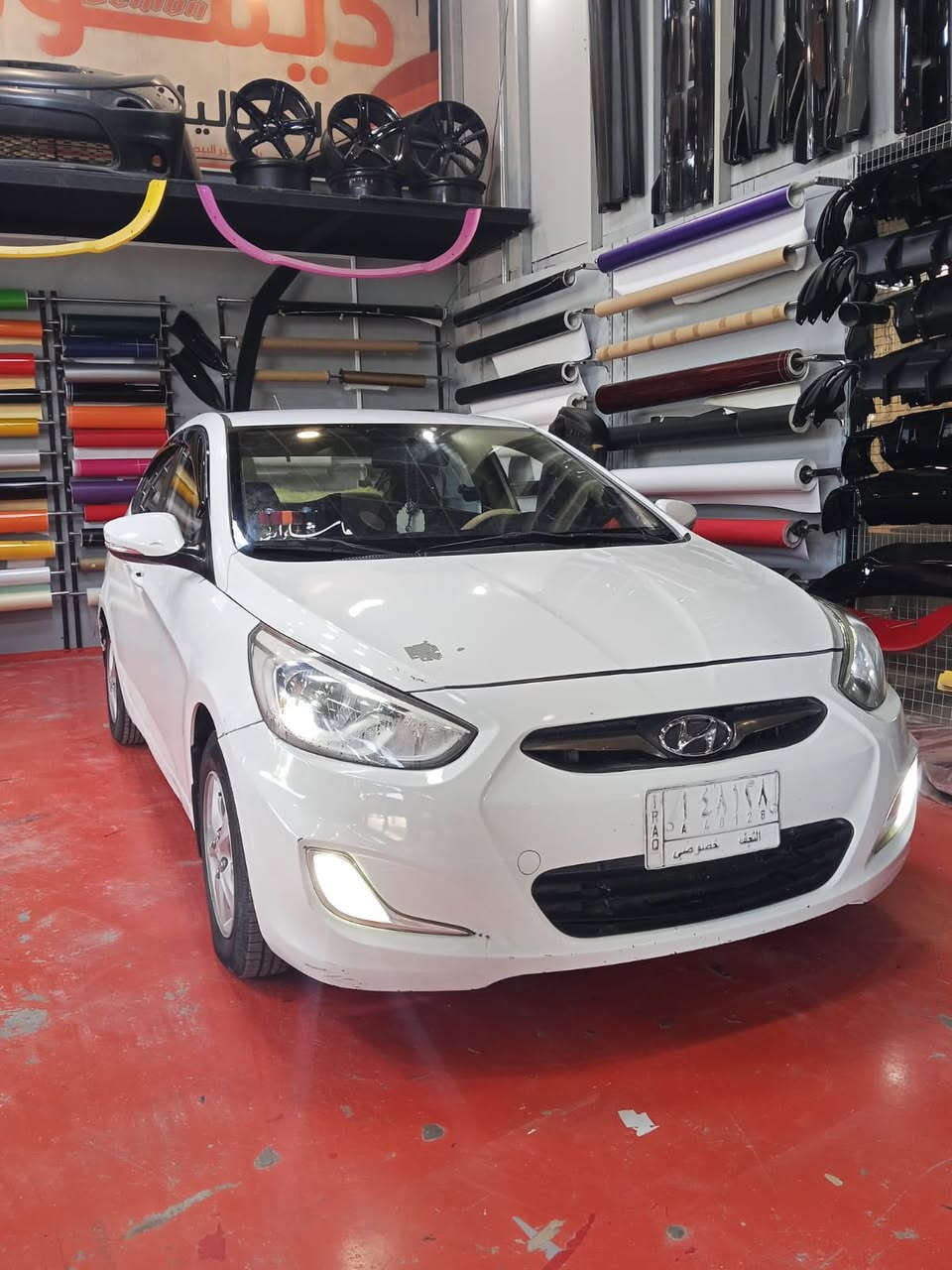 السلام عليكم اكسنت موديل 16 لبيع سياره جاهزه من كير محرك وحداديه نص عمر سياره فول عده فتحه تحكم استيرن كهربائيّة تبريد شغال محرك سياره 1400 سعر 90وبيه مجال مكان سياره نجف قرية الغدير رقم نجف تحويل ثاني يوم  رقم هاتف ***********
