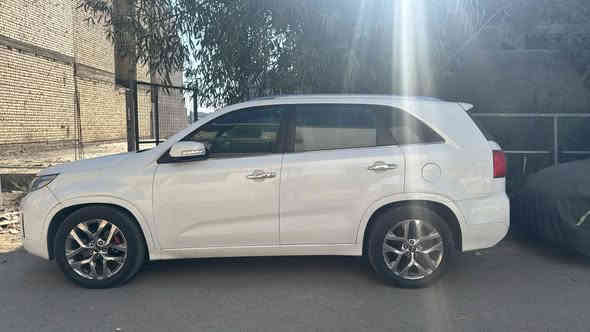 السلام عليكم ورحمة الله وبركاته
جمعه مباركه
للبيع
سورنتو٢٠١٤
SXL
رقم بغداد الانكليزي الجديد
١/١
فول مواصفات 
بانوراما
بصمة
دخول ذكي
مقاعد جلد عدد٧
شاشه
V6
كشنات خزن ميموري
 مقاعد تسخين وتبريد 
امامي وخلفي كامل
كرسي السائق كهرباء
السياره فول ١/١ وبالعافيه على الي ياخذها
نصبتها حلوه وكشرها حلو ومبولشه وكامله ومتصرف عليها ربع دينار 
وارد امريكي
حادثها كما موضح بالسونار
 جاملغات امامي صبغ
بنيد بارد وفتح (مبدل اصلي)
وجاملغ خلفي صبغ
بدون دواخل بدون شواصي بدون لغود كلهم اكفلهم
ماشيه١٤٠ 
مكان السياره بغداد التاجي او بغداد المنصور
للاستفسار 
***********
