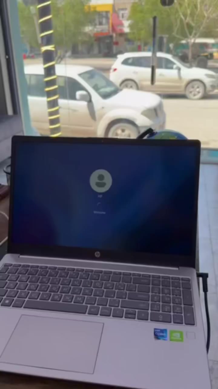 ⸻

 للبيع لابتوب حديث بمواصفات قوية جداً 

💻 المعالج: Intel Core i7 الجيل 13 (i7-1355U)
⚡ السرعة: 1.70GHz
🧠 الرام: 16GB
🎮 كرت الشاشة: 2GB
💾 التخزين: 1TB (حوالي 954GB)

✨ مناسب للطلاب، البرمجة، التصميم، والاستخدام اليومي الثقيل
✨ سريع جداً وأداء ممتاز بدون تعليق
✨ نظيف جداً وحالته ممتازة

💰 السعر: (مليون وميتين)
📍 الموقع: (النجف الاشرف)

📞 للتواصل: ***********
