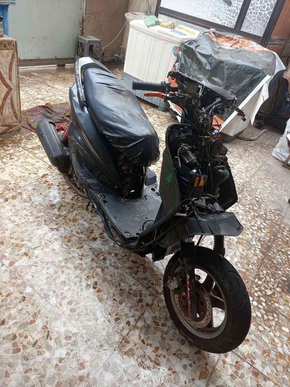 سلام عليكم دراجة سكنس نثية 110 دراجة شلعة ومعدل تخبل باتريهة جديد بيهة نقوصات كدامكم بصورة وابيهة جبنة لبجهت لملف طاكة مكينة خير من الله بيهة يدات ابريك رياضي وقبق لكلجات  موجود مكاني بغداد شعب رقم *********** متواجد وتساب أو اتصل عل رقم
