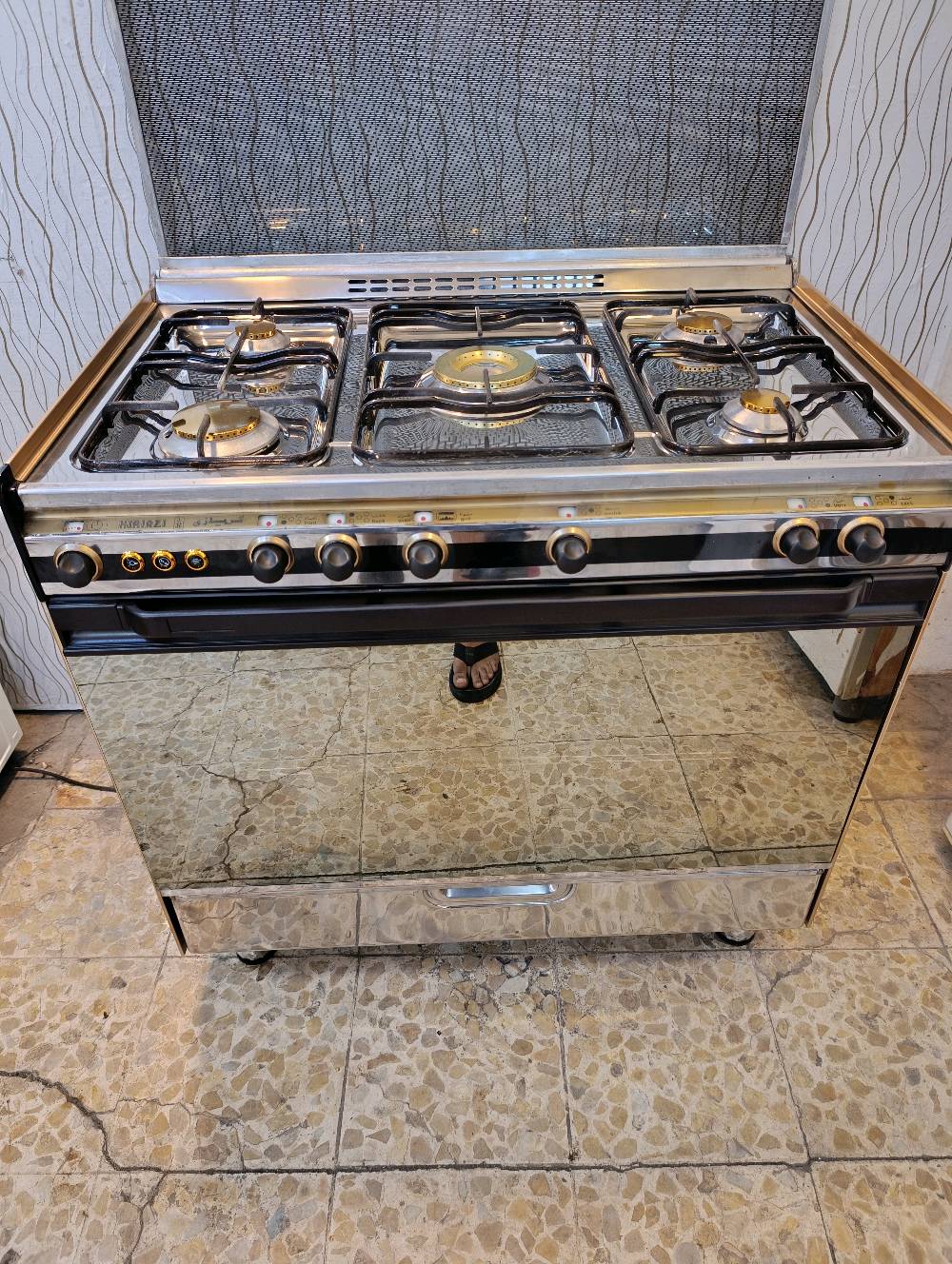 طباخ كريازي الباب الاول الاصلي الوزن الثقيل طباخ اخو الجديد افران مزدوجه طفي واحد وشغل واحد حسب رغبه نضام بوري العنوان بغداد الامين شارع الصيدليه النضاميه قرب افران سلام الحجز والاستفسار الاتصال على الرقم التالي ***********