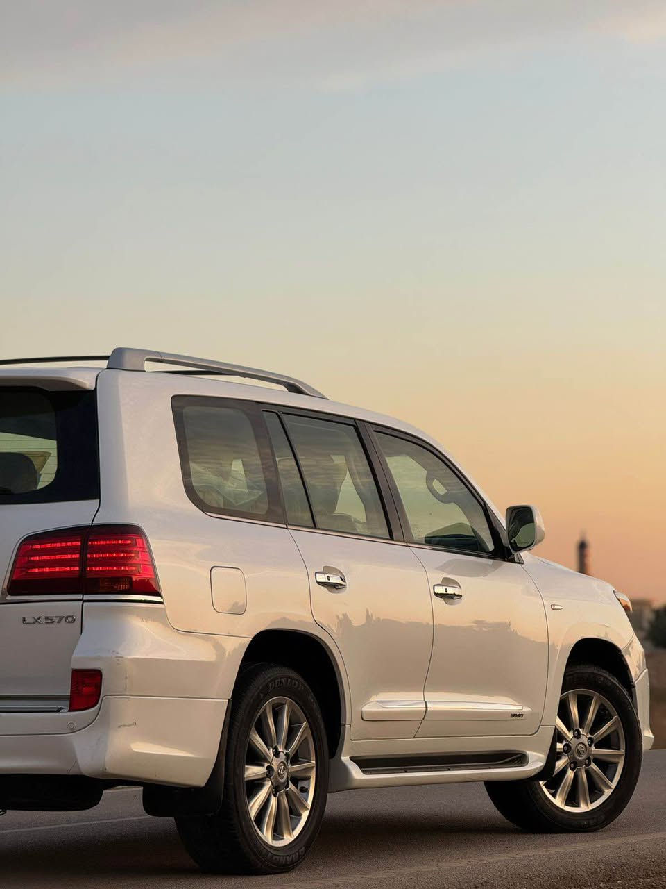 السلام عليكم 
لكزس 2011 LX 570 بريم كفاله عامه حته الدعاميات
انظف لكزس بموديله كفاله من كلشي 
فول مواصفات 
فحته سقف
كاميرات محيطه
دفيدي بالقماره 
حساسات محيطه
جميع الكراسي كهرباء
جلد وتحكمات وزراك لايت 
باقي المواصفات معروفه 
بسمي هزه وسنويه جديد
السعر 355 
العنوان بغداد 
للاستفسار 
***********
*********** Colombo, Sri Lanka
