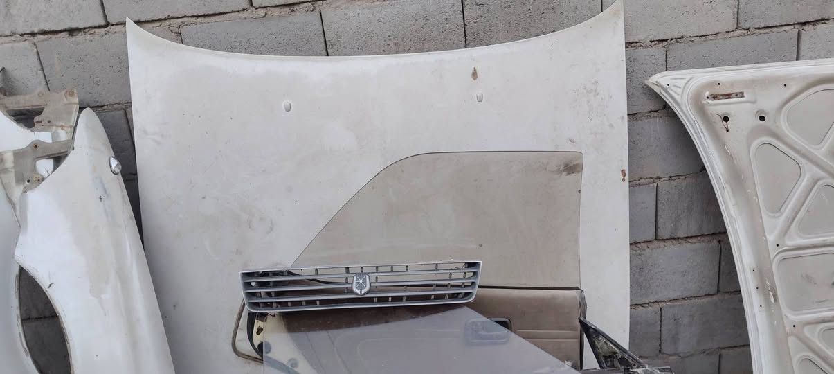 للبيع غراض مارك كصيف 
اربع بيبان+ بنيد+ جنطه+ دعاميات اماميه وخلفيه + السكنات ثنين و مازدات ثنين و شباك الامامي سعر 550 وبيهن مجال 
العنوان البصرة ابو الخصيب 
***********
